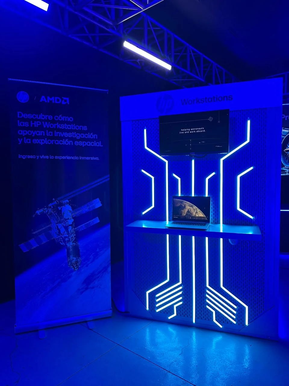 Exhibición de workstations HP dedicadas a investigación y exploración espacial