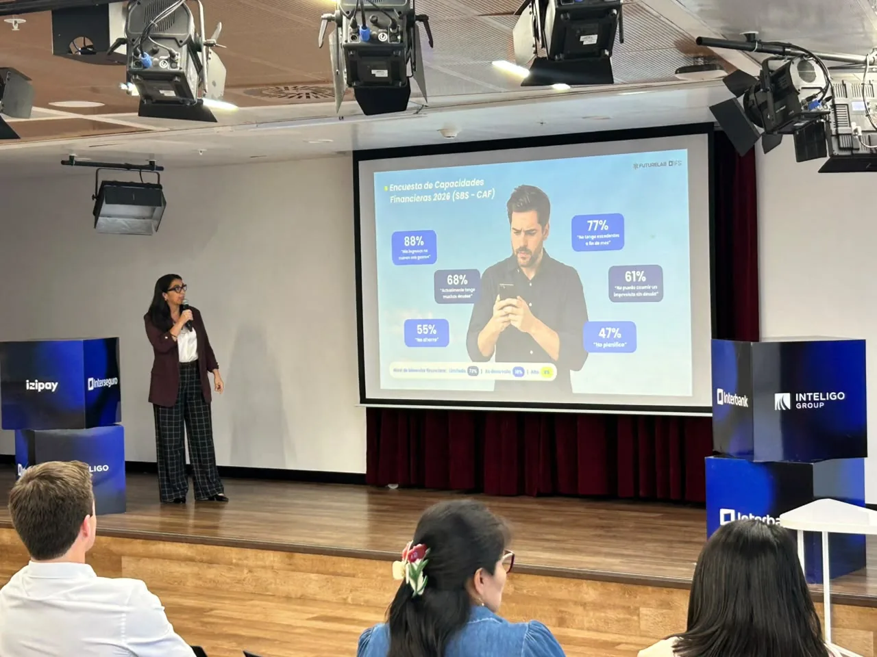 Presentación de datos sobre capacidades financieras durante el S-Talk 2026